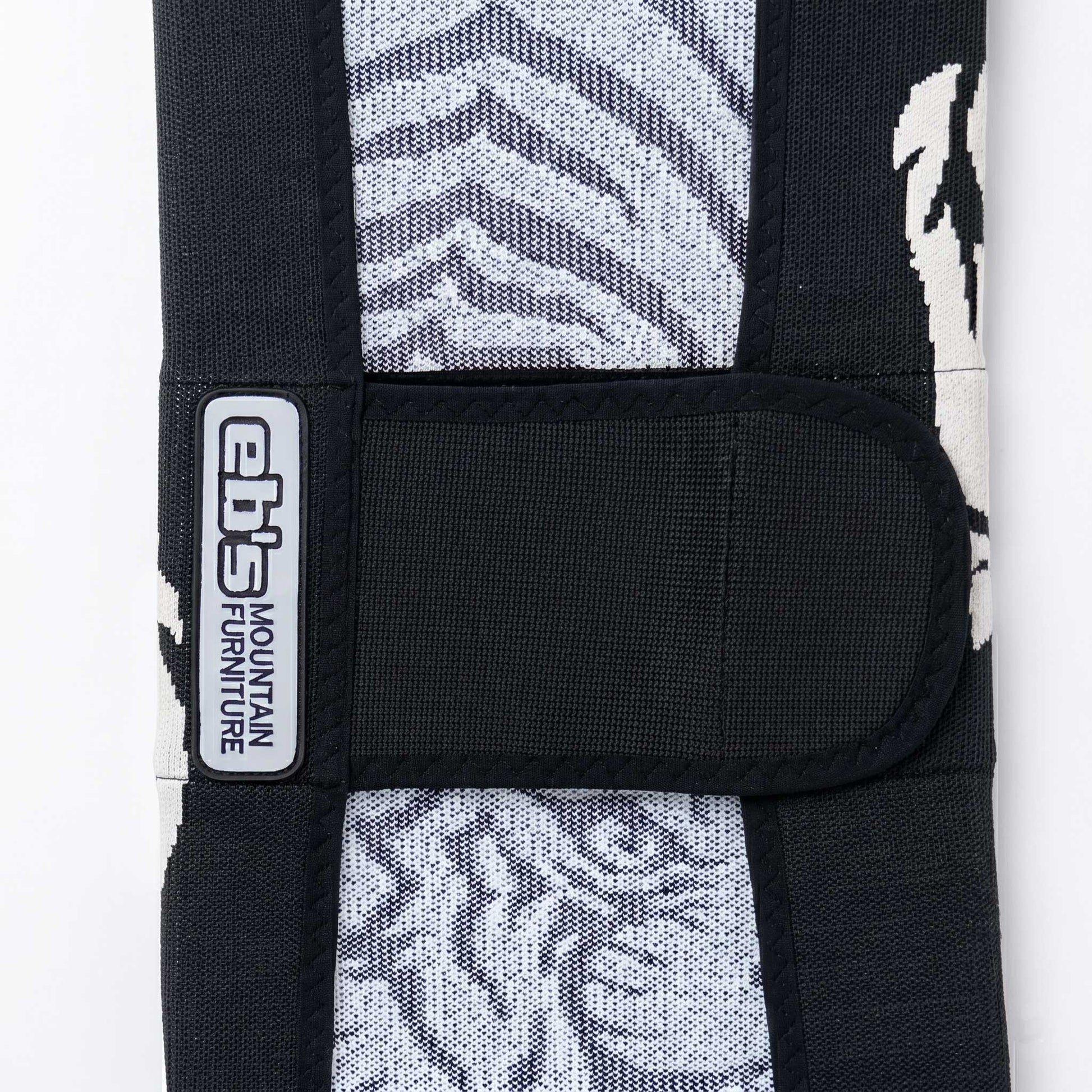 2026年9月入荷予定　KNIT COVER TIGER