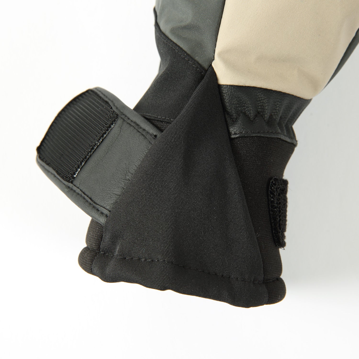 GORE-TEX KEMONO CHAN®