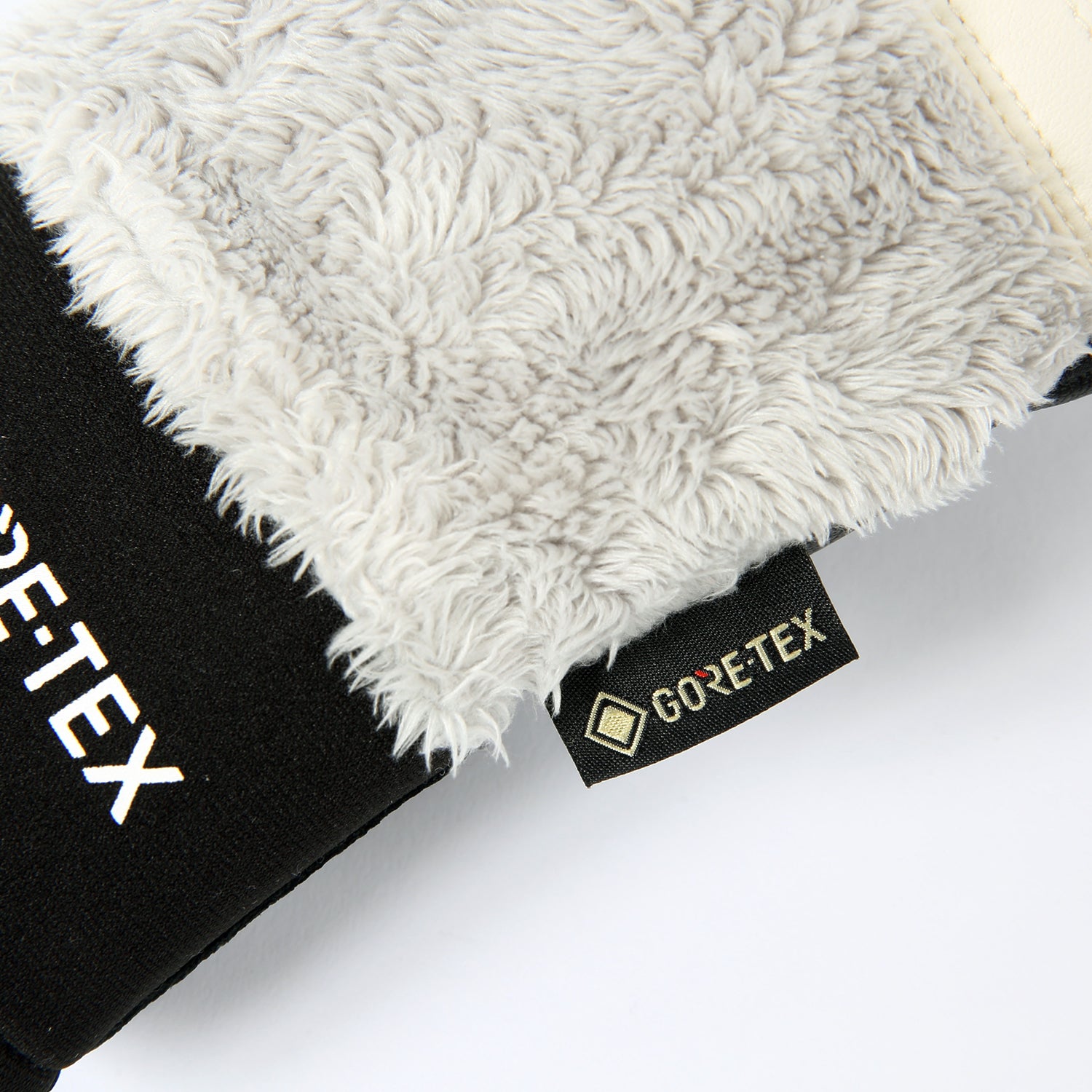 GORE-TEX EXCLUSIVE