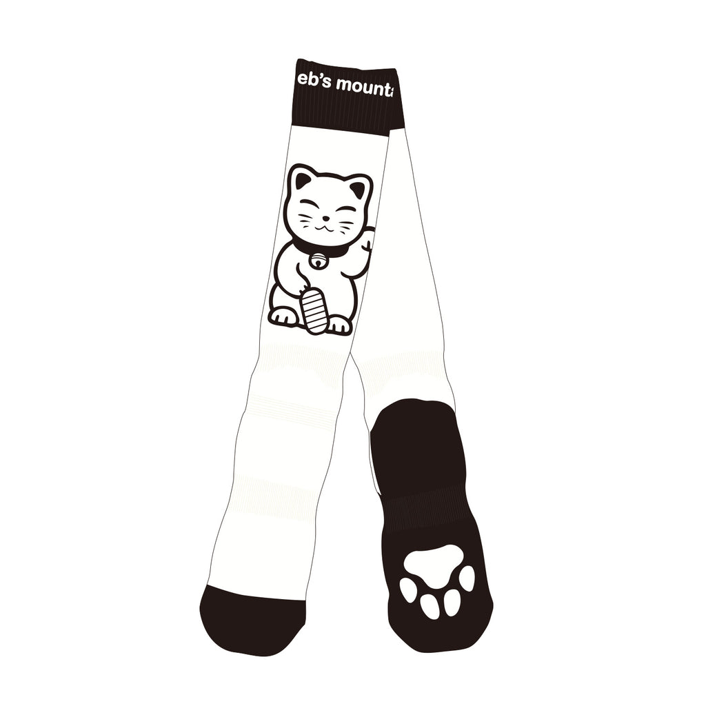 VERY WARM MANEKI