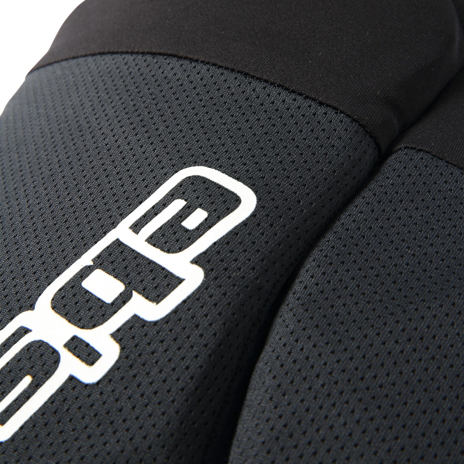 2026年10月入荷予定　HIP PROTECT
