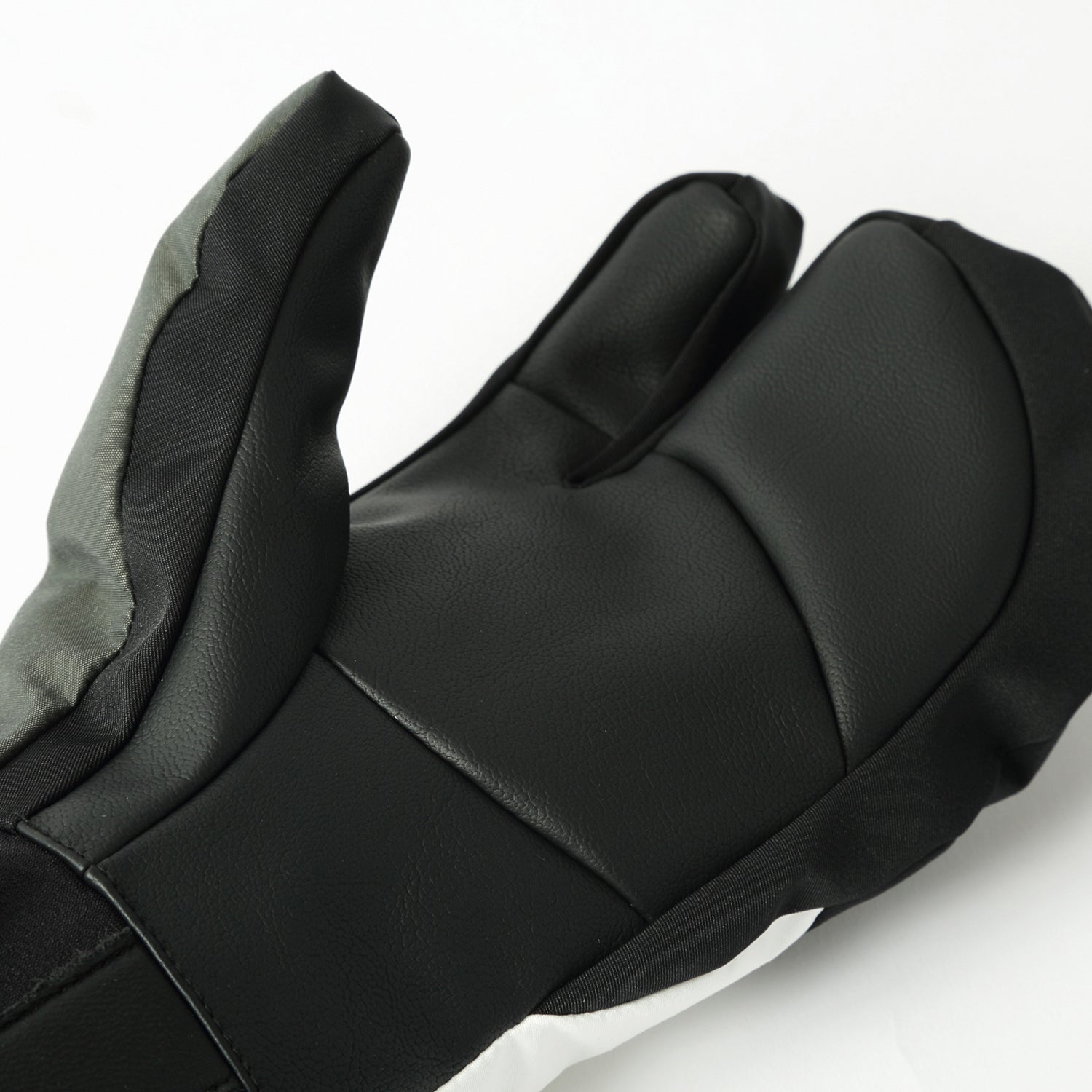 2026年9月入荷予定　GAME CHANGER TRIGGER