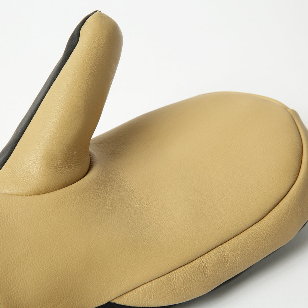 2026年9月入荷予定　LIGHT MITT