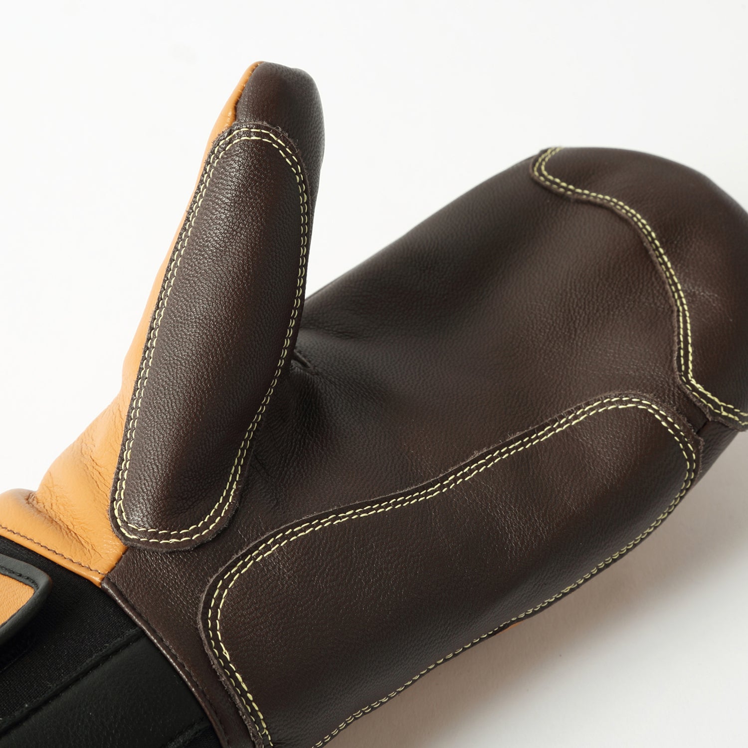 2026年9月入荷予定　CARVING MITT