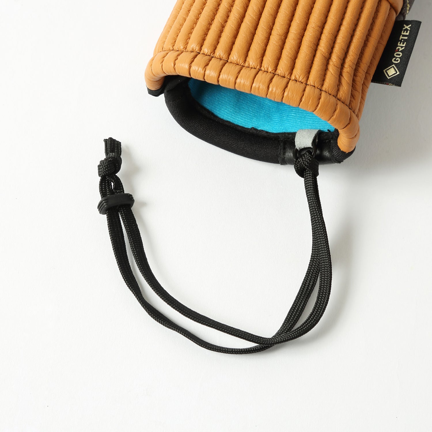 2026年9月入荷予定　CARVING MITT