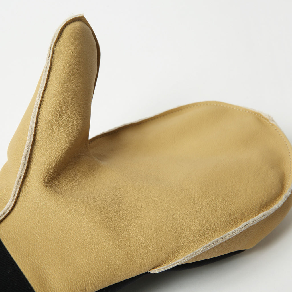 2026年9月入荷予定　OZZY MITT