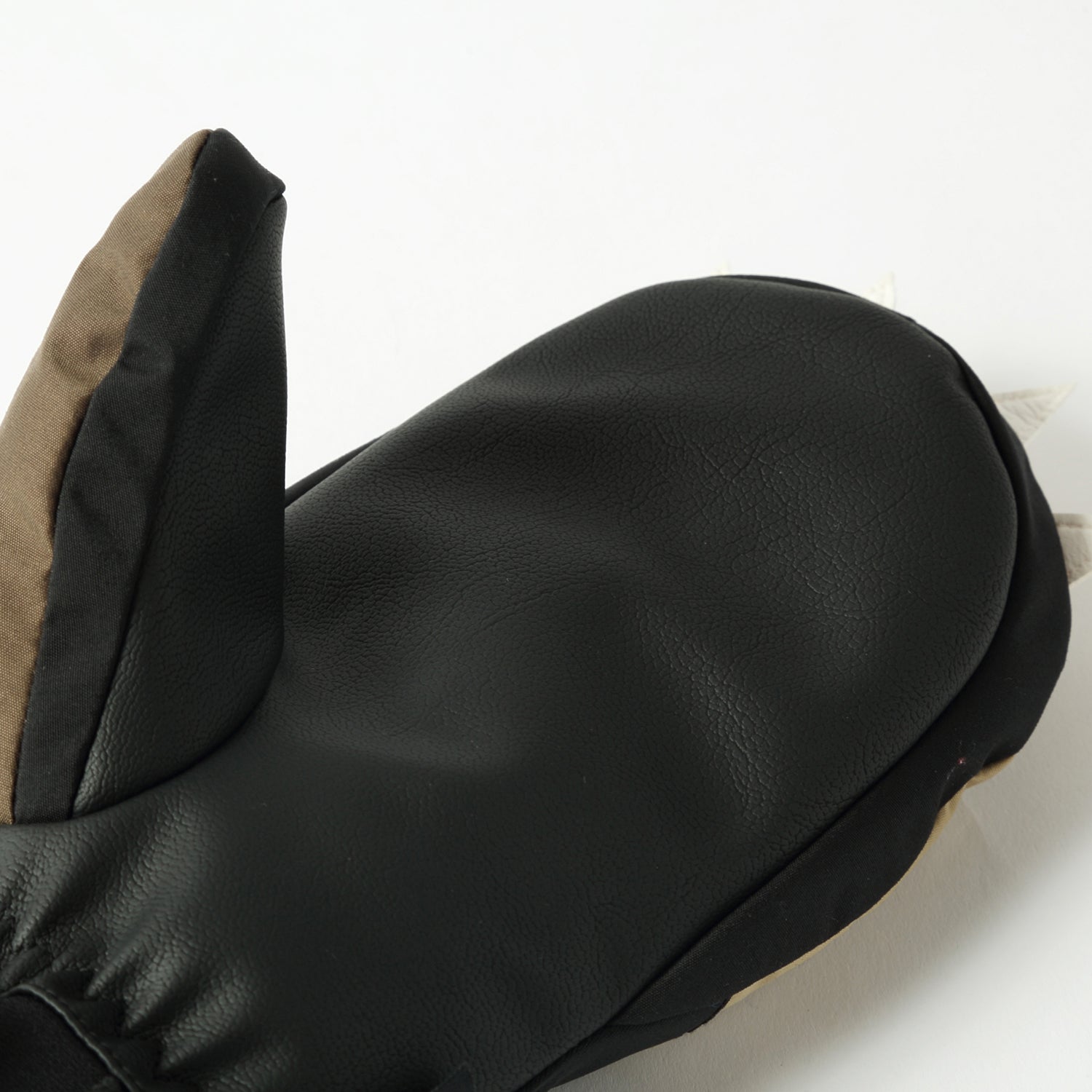 2026年9月入荷予定　GORE-TEX KEMONO CHAN®