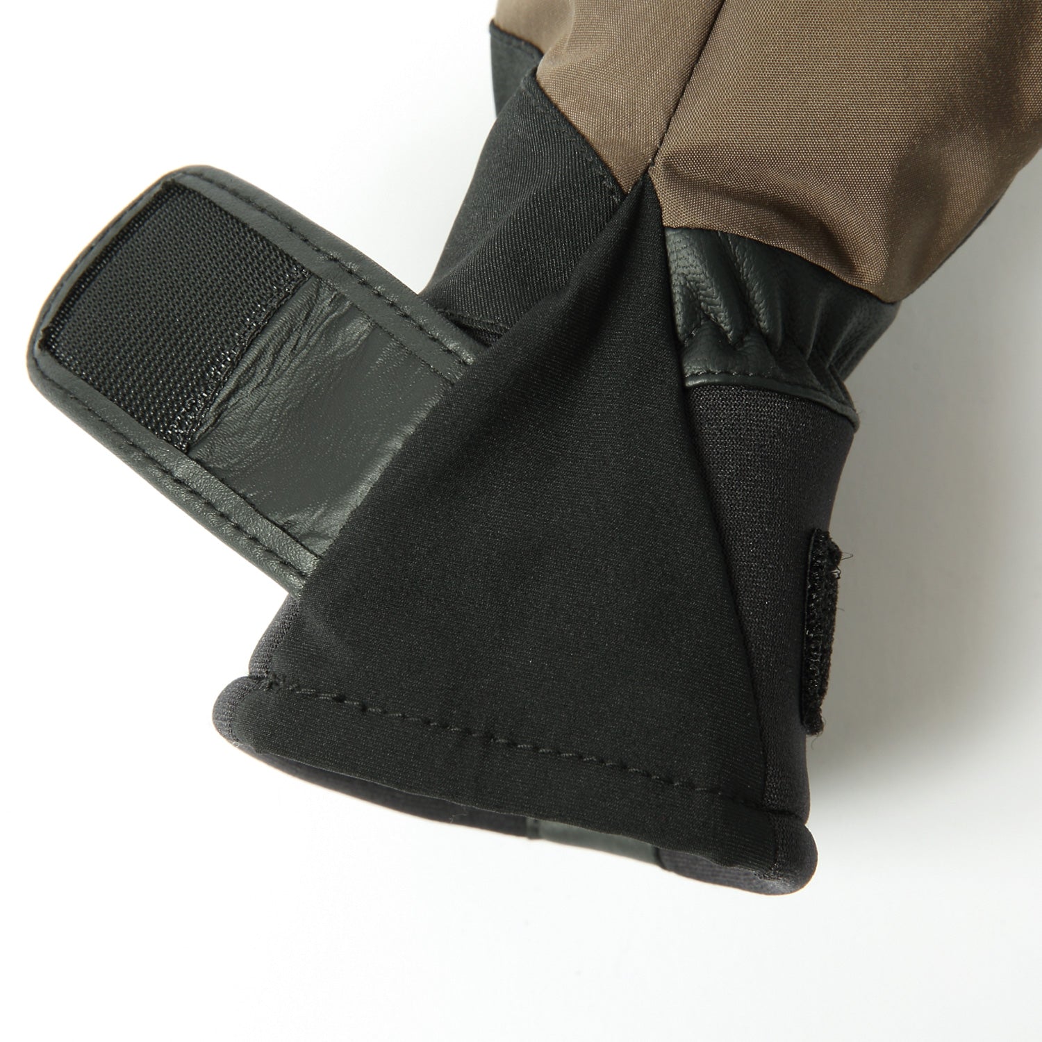 2026年9月入荷予定　GORE-TEX KEMONO CHAN®