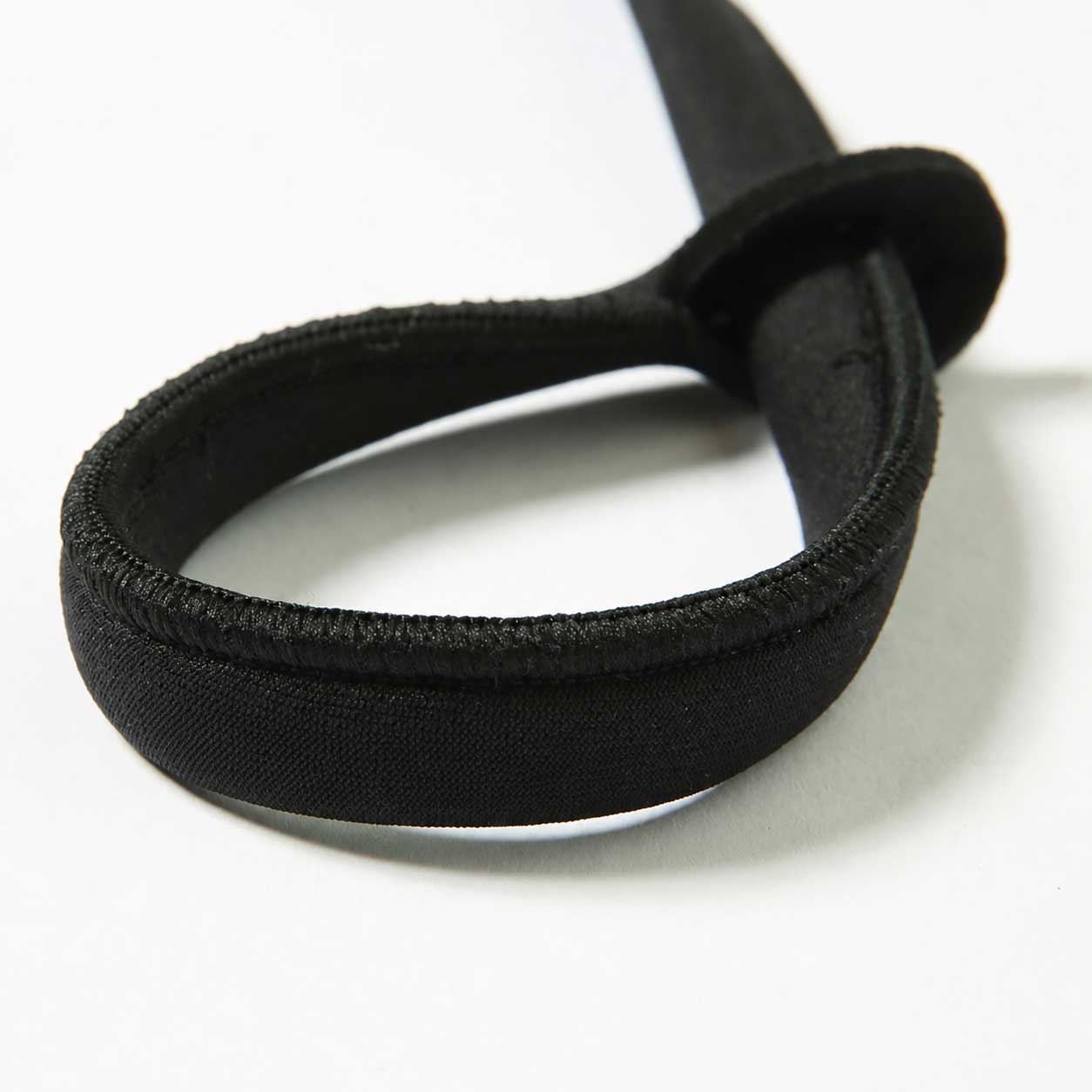 2026年9月入荷予定　GLOVE LEASH SOFT