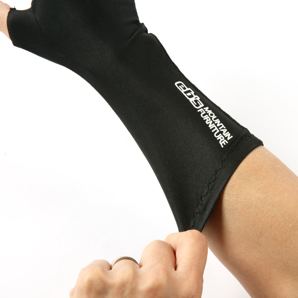 2026年9月入荷予定　USU USU GAITER