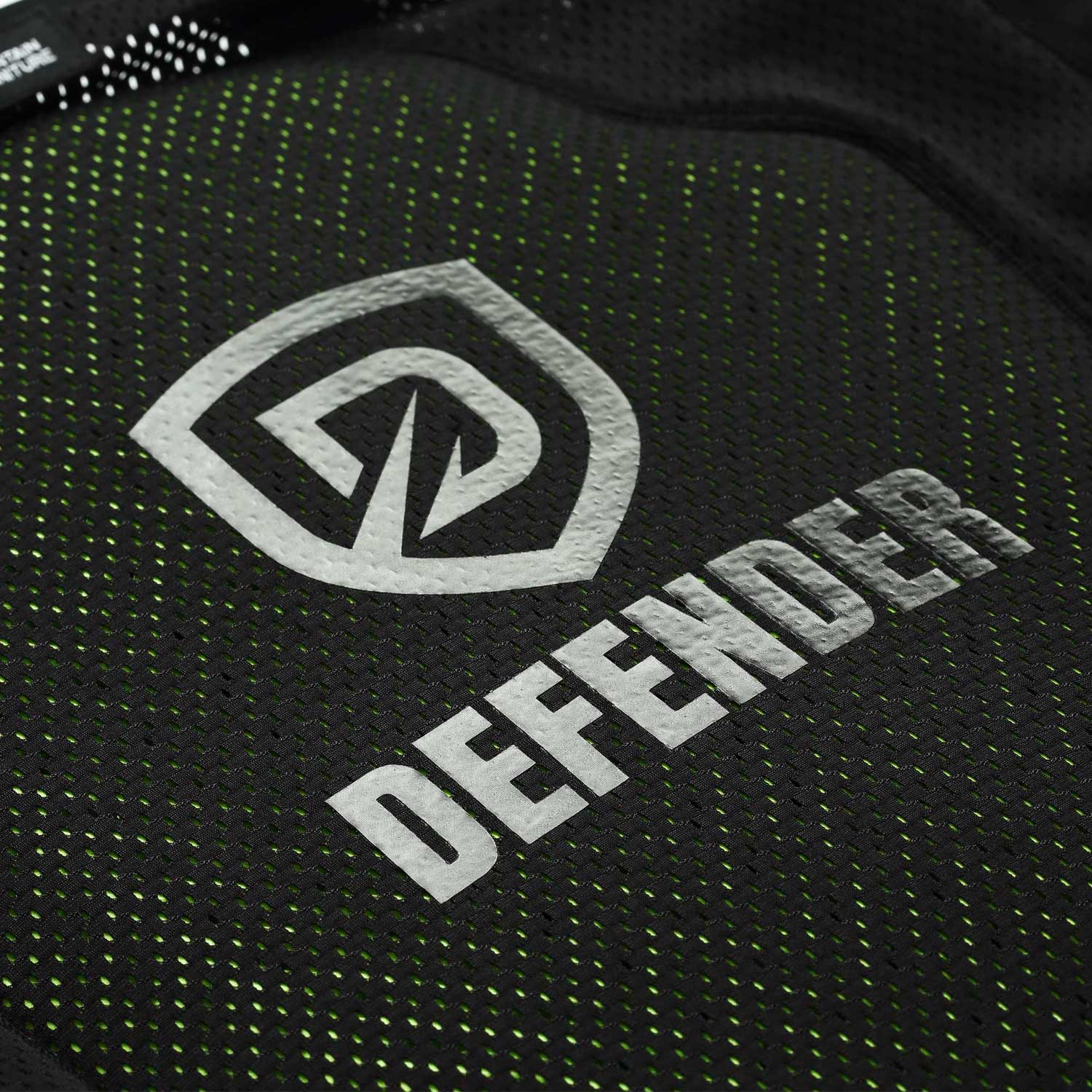 2026年10月入荷予定　BODY DEFENDER