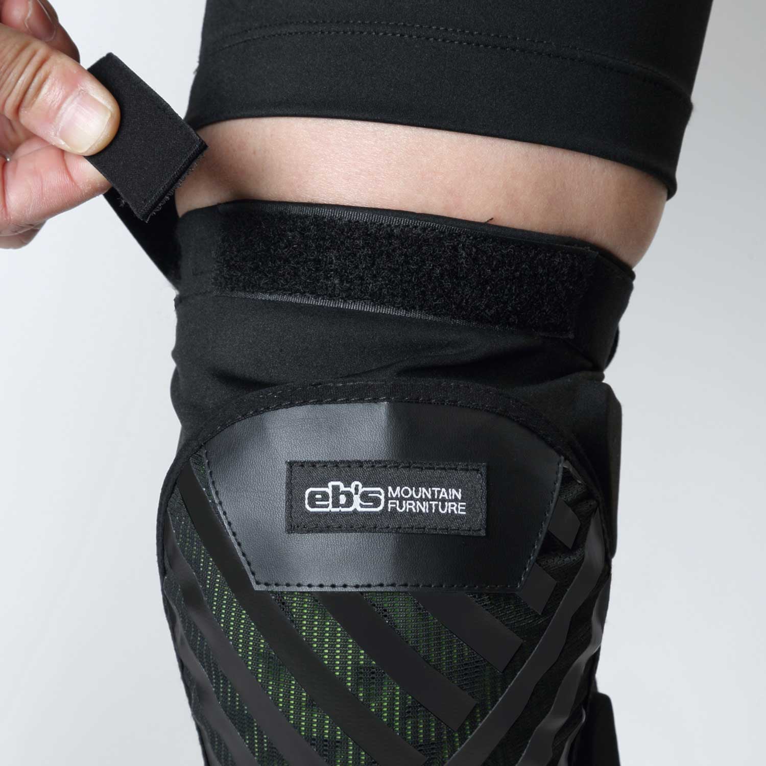 2026年10月入荷予定　KNEE DEFENDER