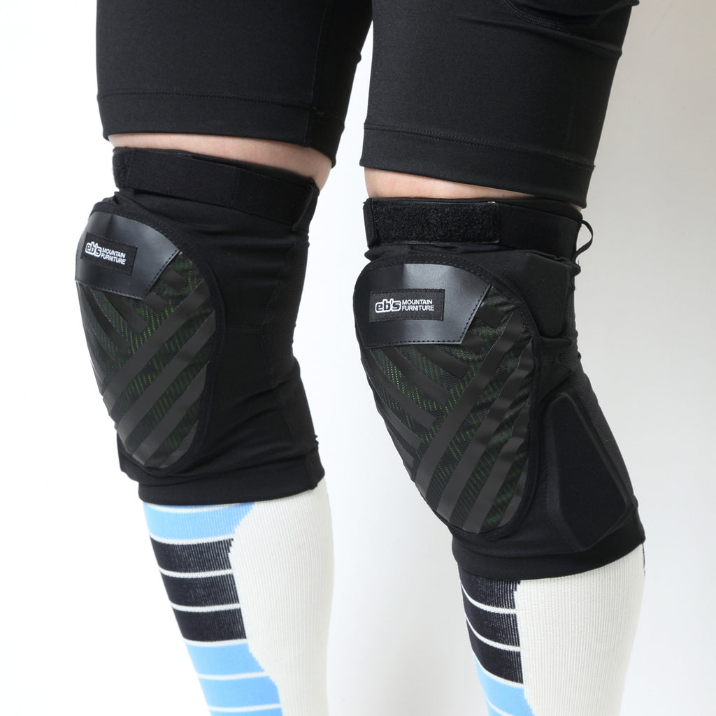 2026年10月入荷予定　KNEE DEFENDER