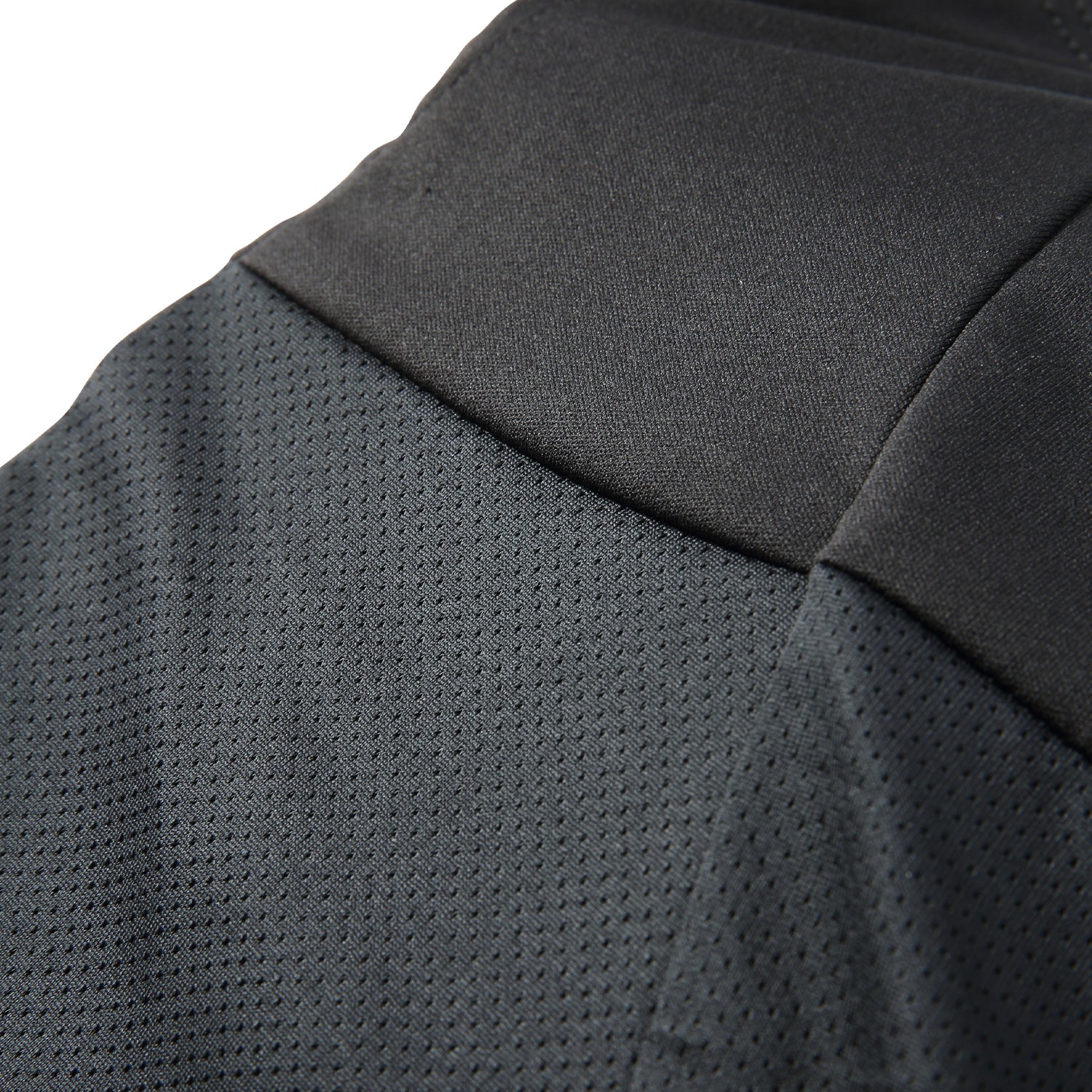 2026年10月入荷予定　HIP PROTECT LONG XRD®