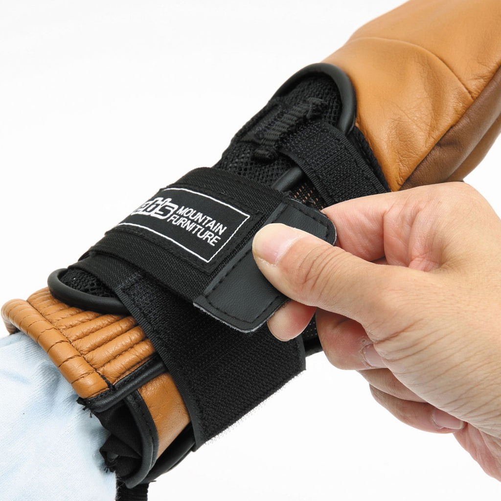 2026年10月入荷予定　WRIST PROTECTOR