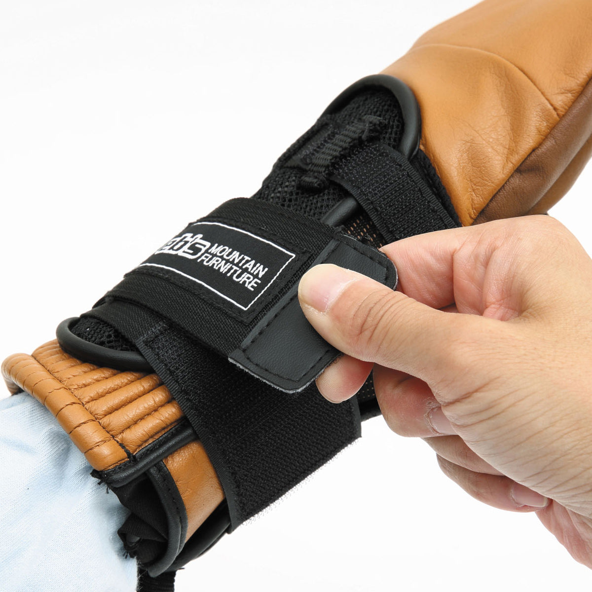 2026年10月入荷予定　WRIST PROTECTOR
