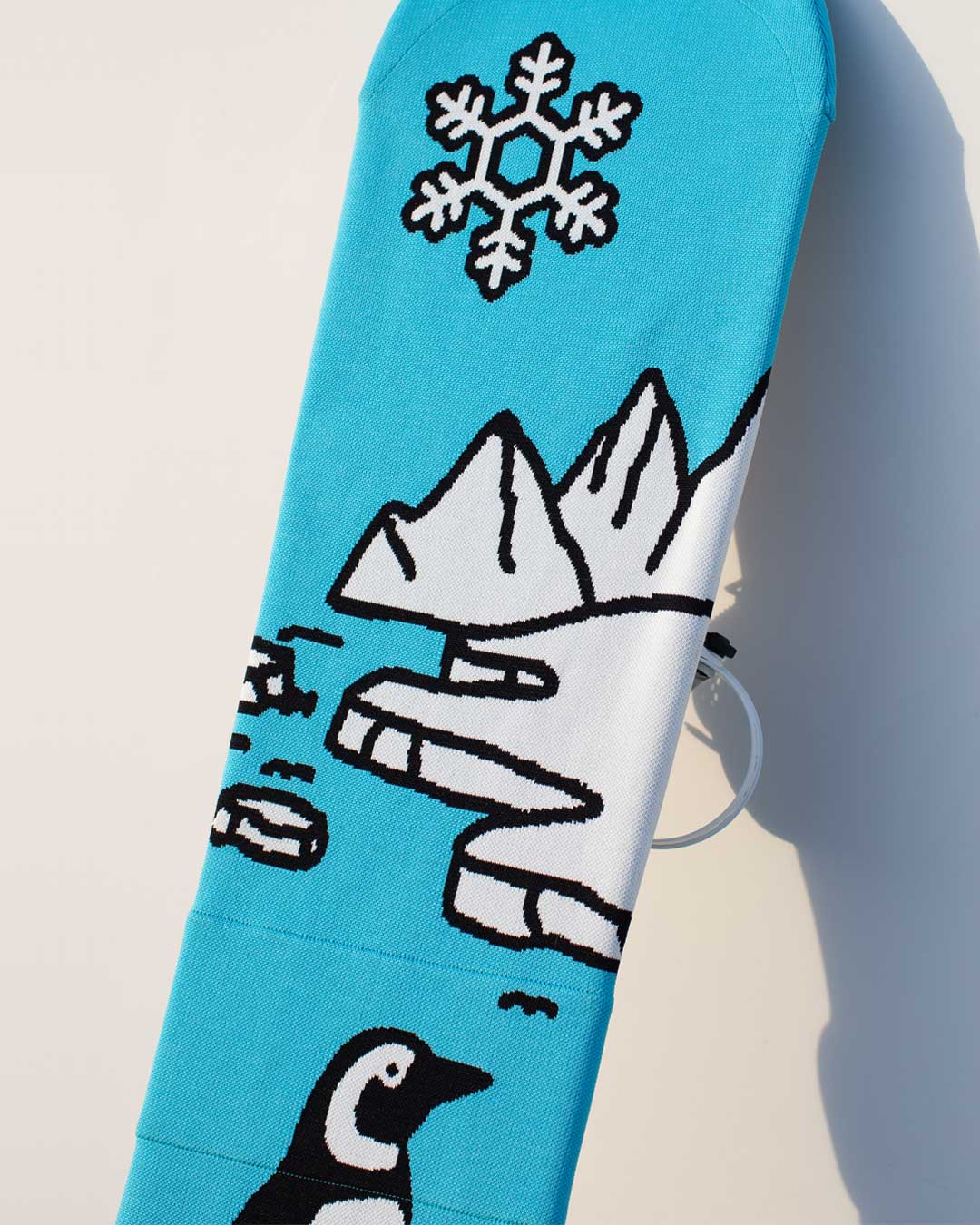 2026年9月入荷予定　KNIT COVER PENGUIN