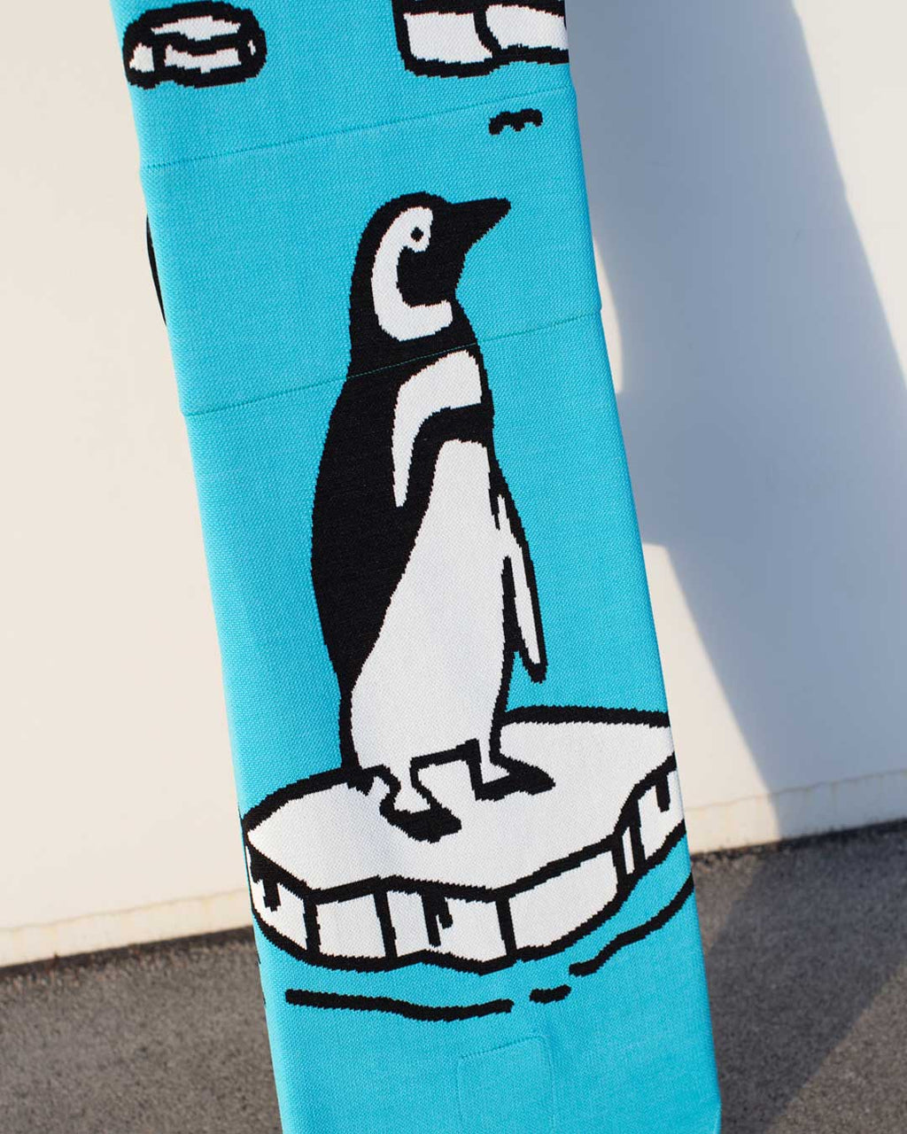 2026年9月入荷予定　KNIT COVER PENGUIN