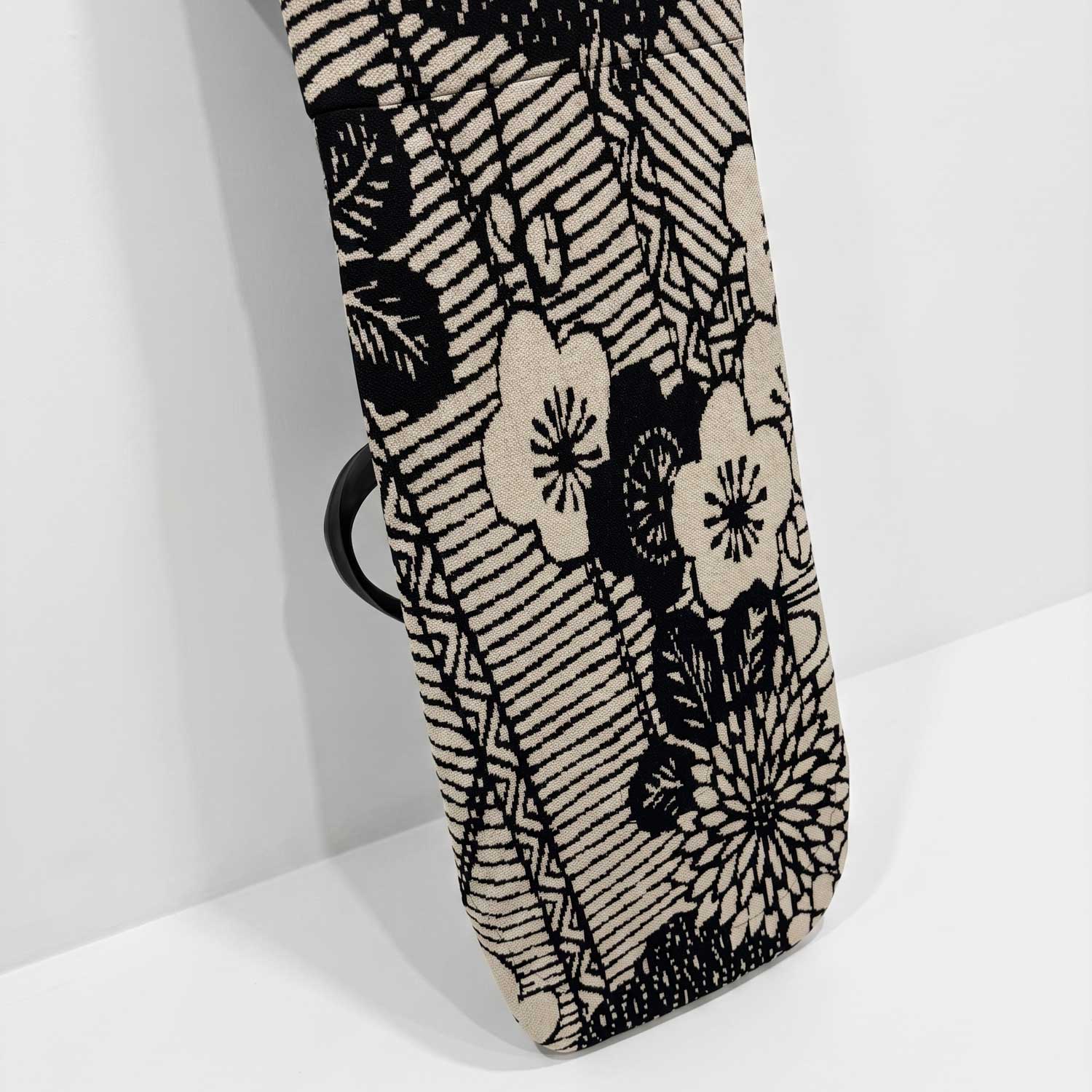 2026年9月入荷予定　KNIT COVER HANA