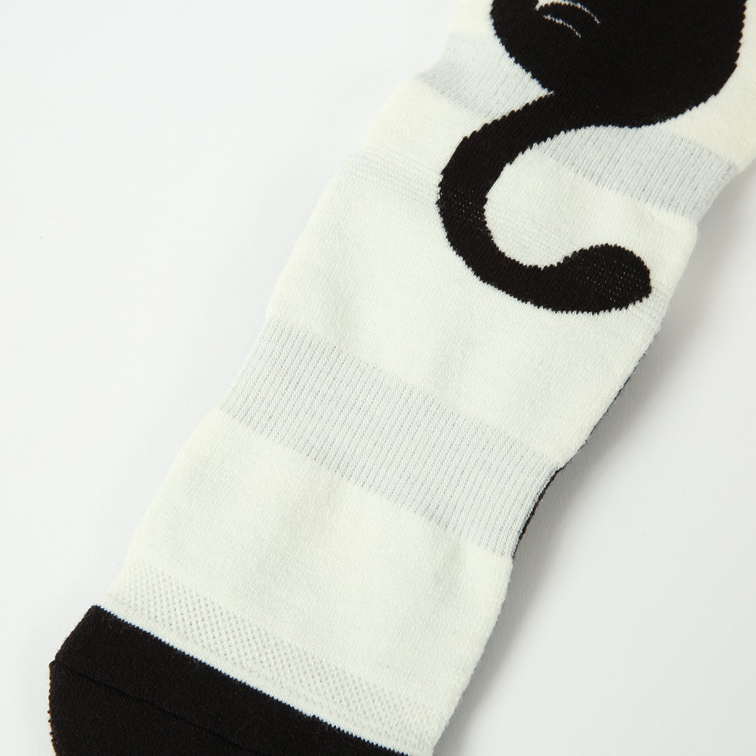2026年9月入荷予定　VERY WARM KURONEKO