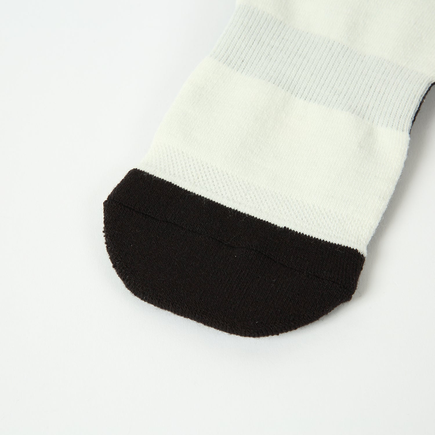 2026年9月入荷予定　VERY WARM KURONEKO