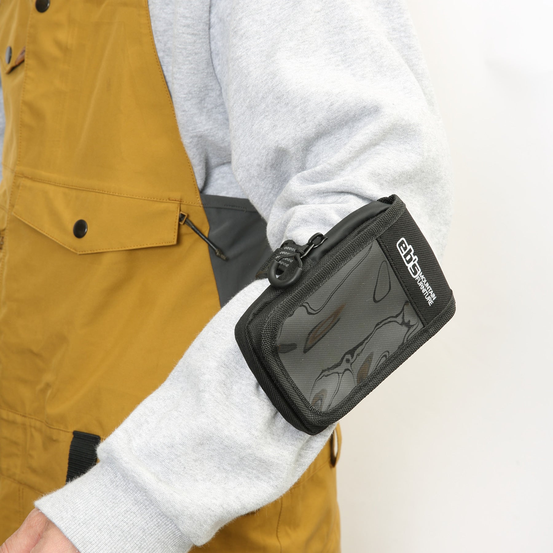 2026年9月入荷予定　PASS ARM