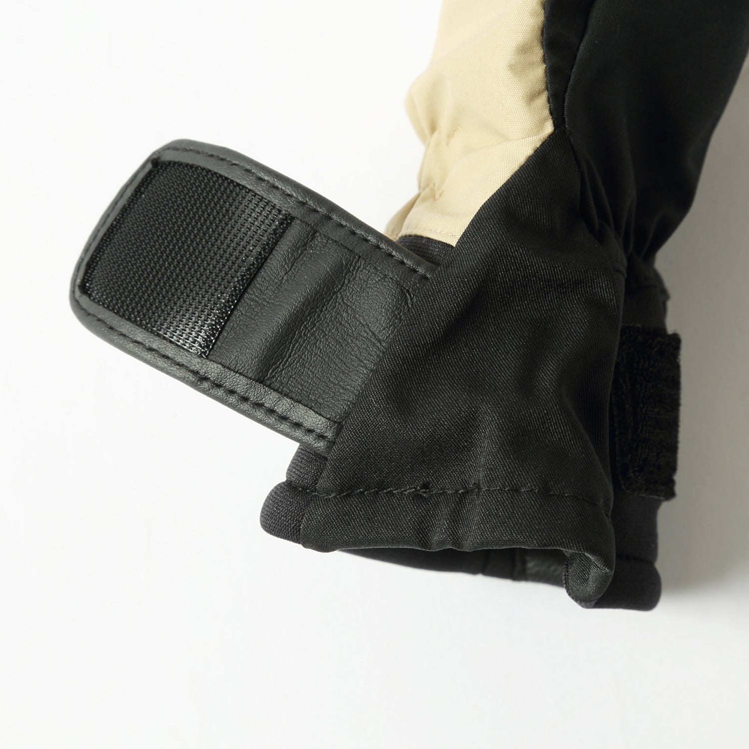 2026年9月入荷予定　GORE-TEX® JR 5
