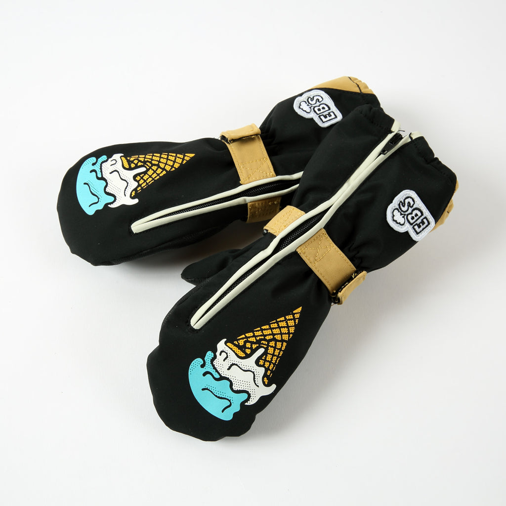 2026年9月入荷予定　CHILD MITT