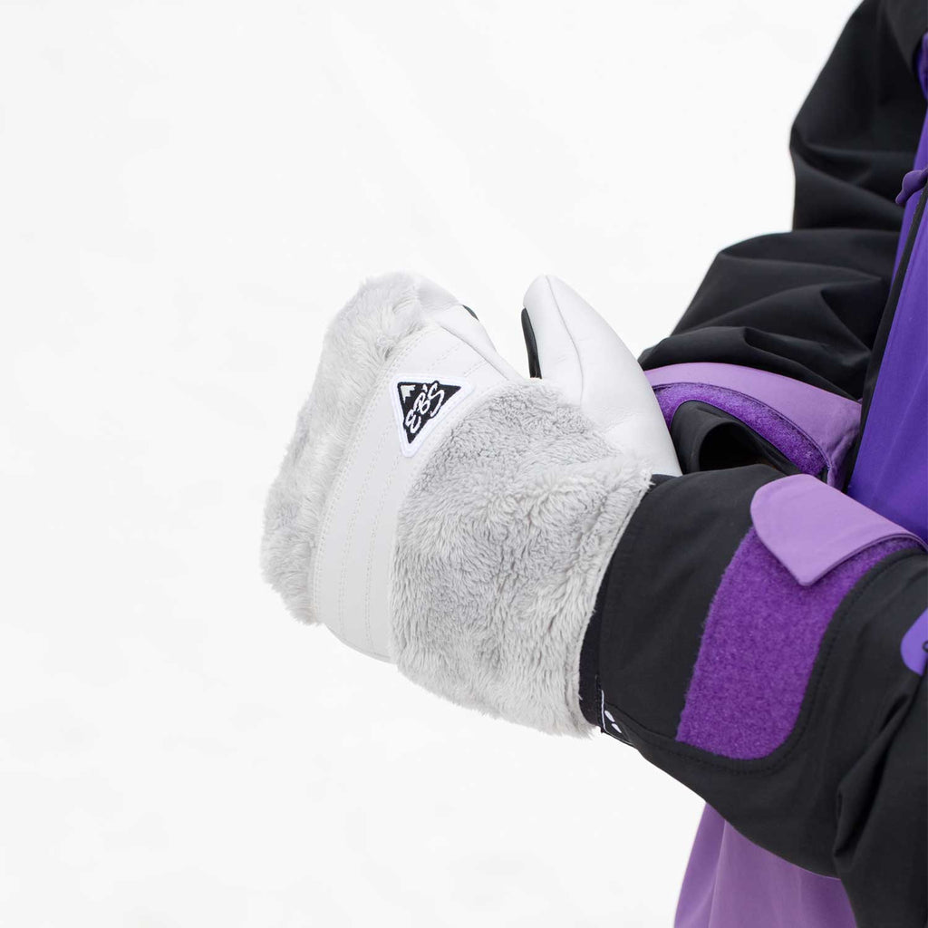 2026年9月入荷予定　EXCLUSIVE MITT