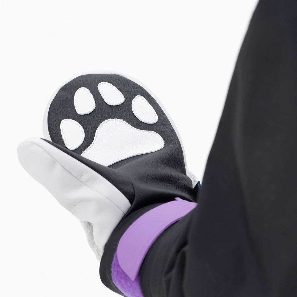 2026年9月入荷予定　EXCLUSIVE MITT