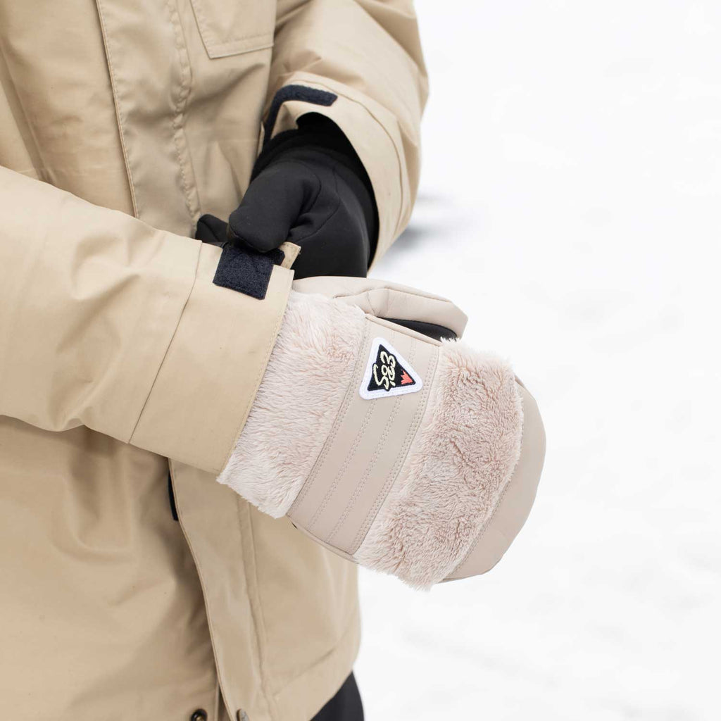 2026年9月入荷予定　EXCLUSIVE MITT