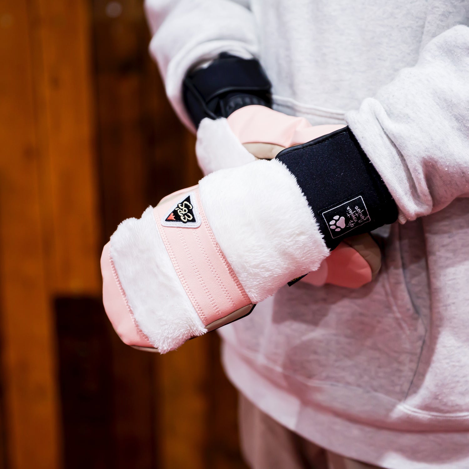2026年9月入荷予定　EXCLUSIVE MITT