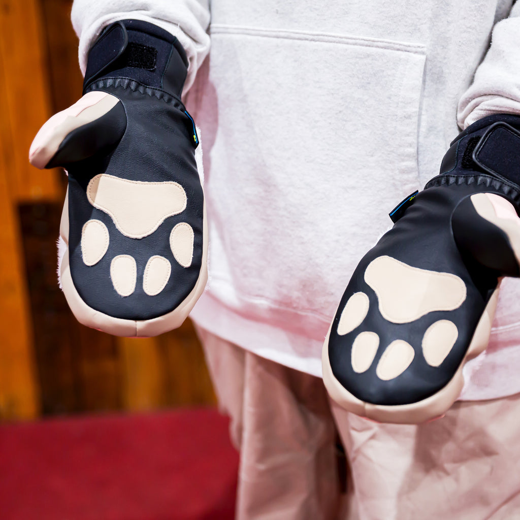 2026年9月入荷予定　EXCLUSIVE MITT