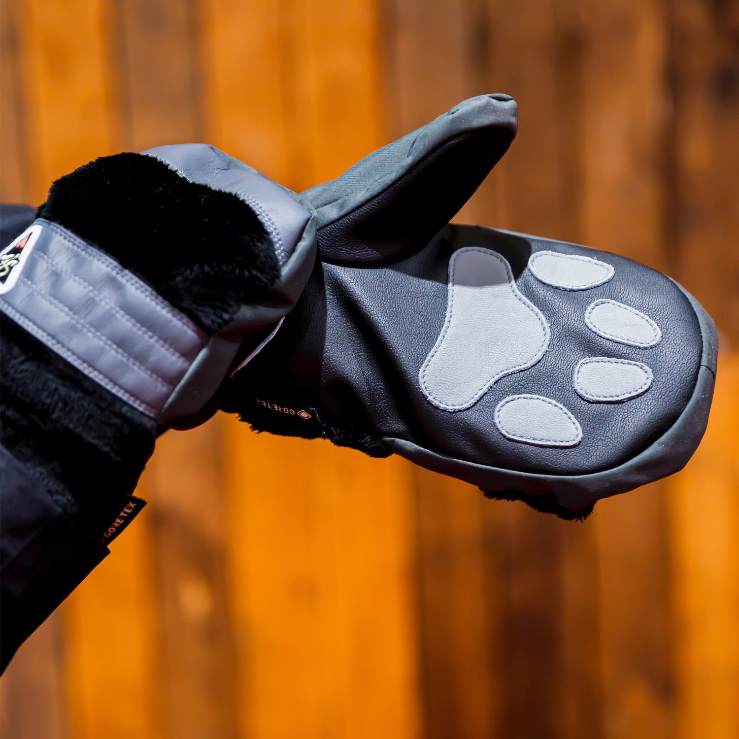 GORE-TEX EXCLUSIVE