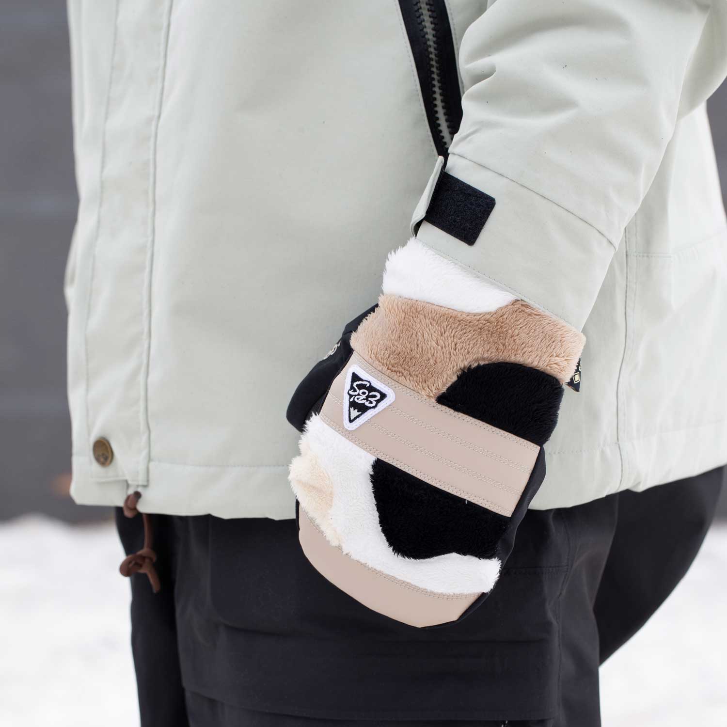 2026年9月入荷予定　GORE-TEX® EXCLUSIVE
