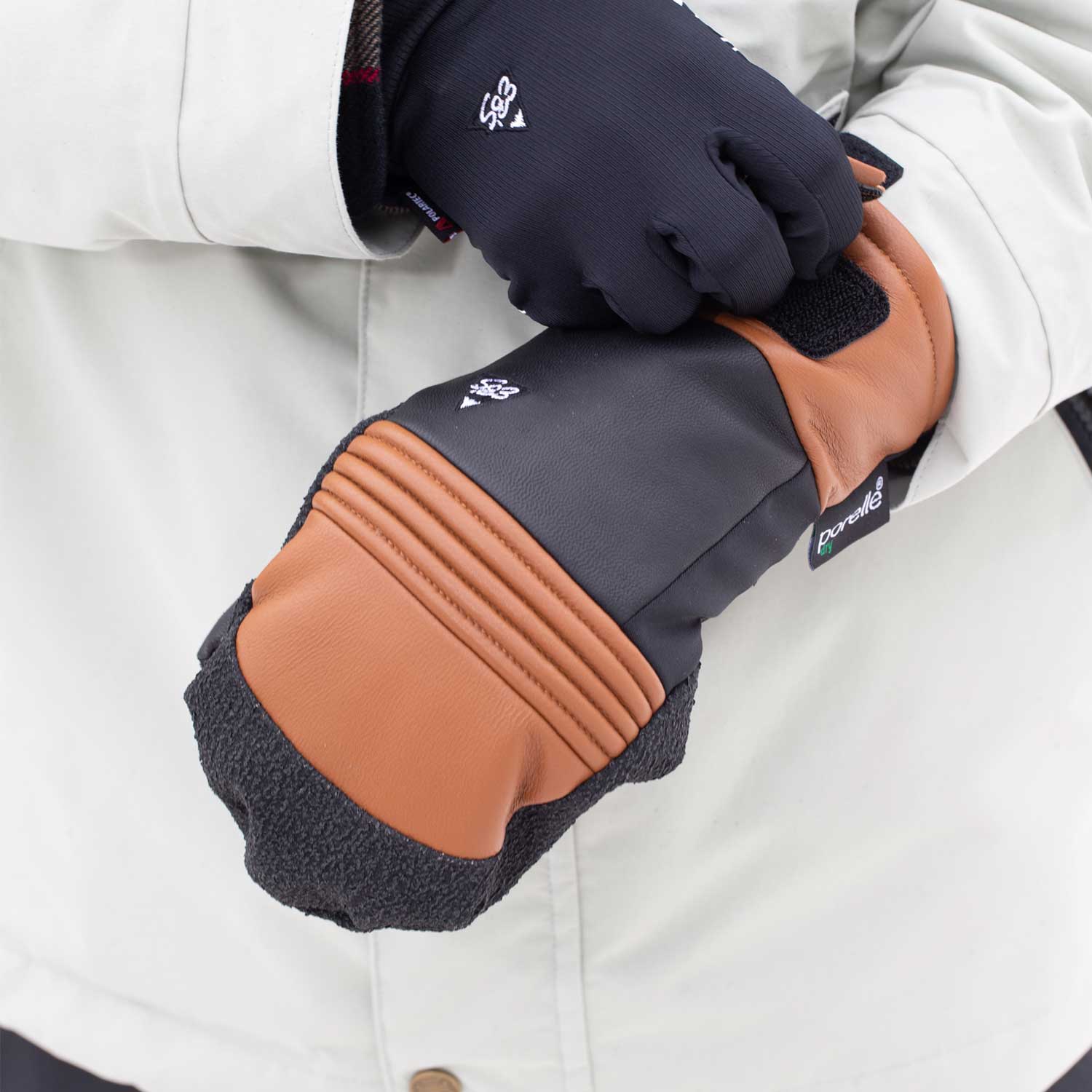 2026年9月入荷予定　CARVING MITT STRONG