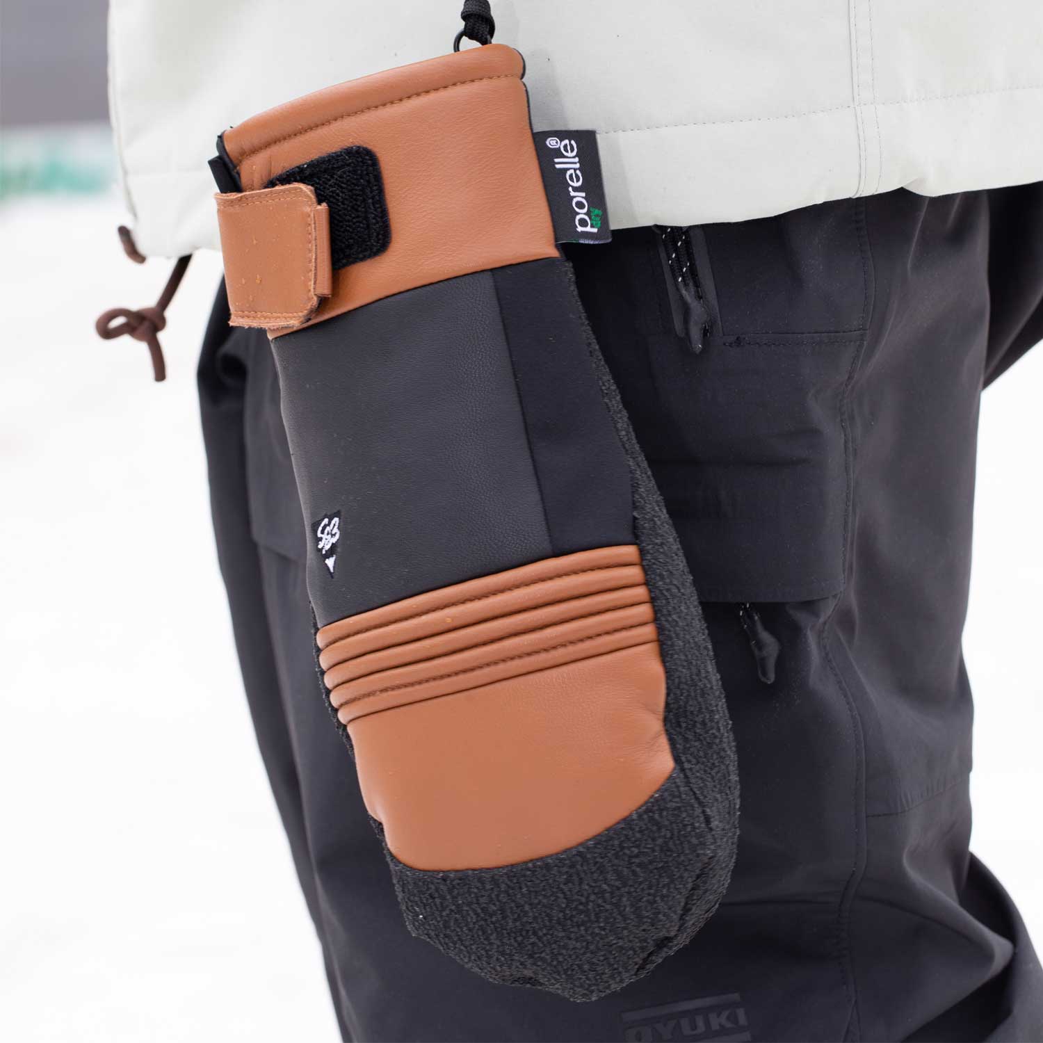 2026年9月入荷予定　CARVING MITT STRONG