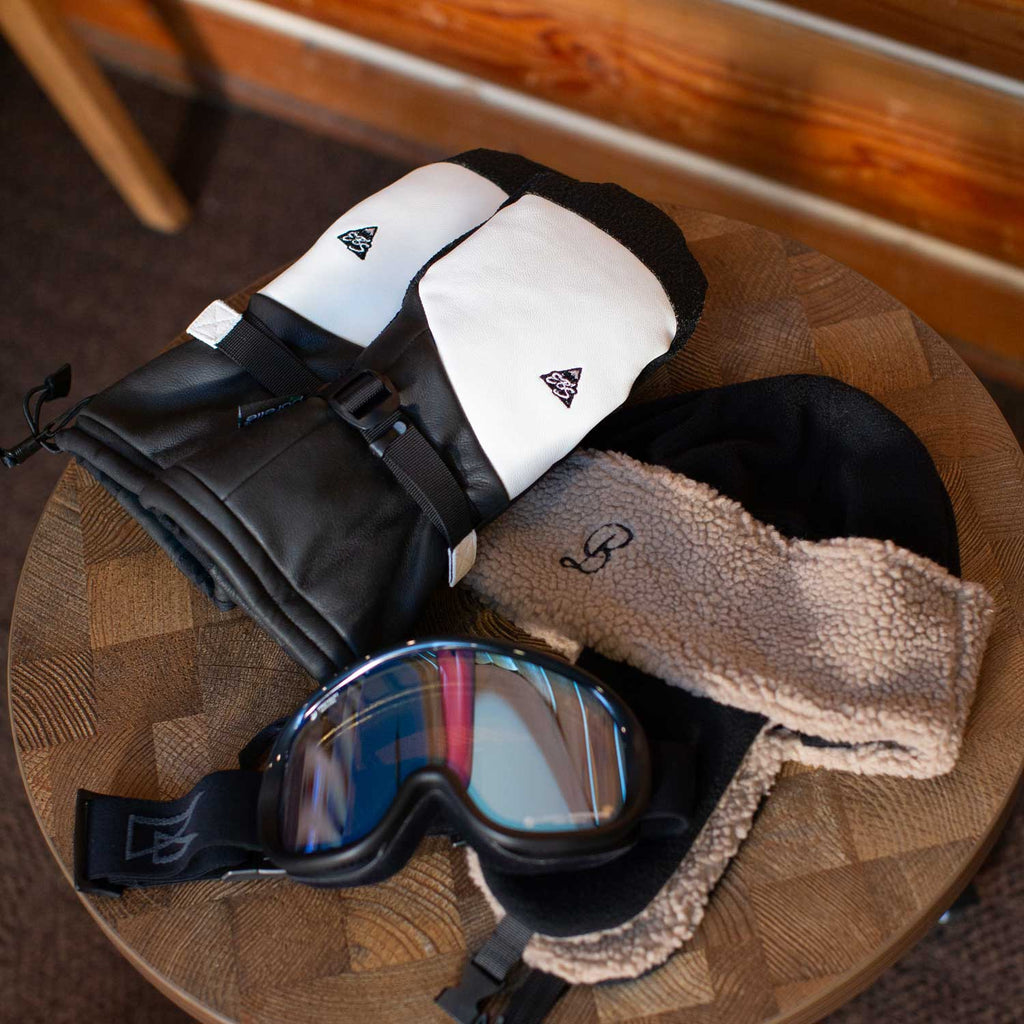 2026年9月入荷予定　CARVING MITT STRONG NII