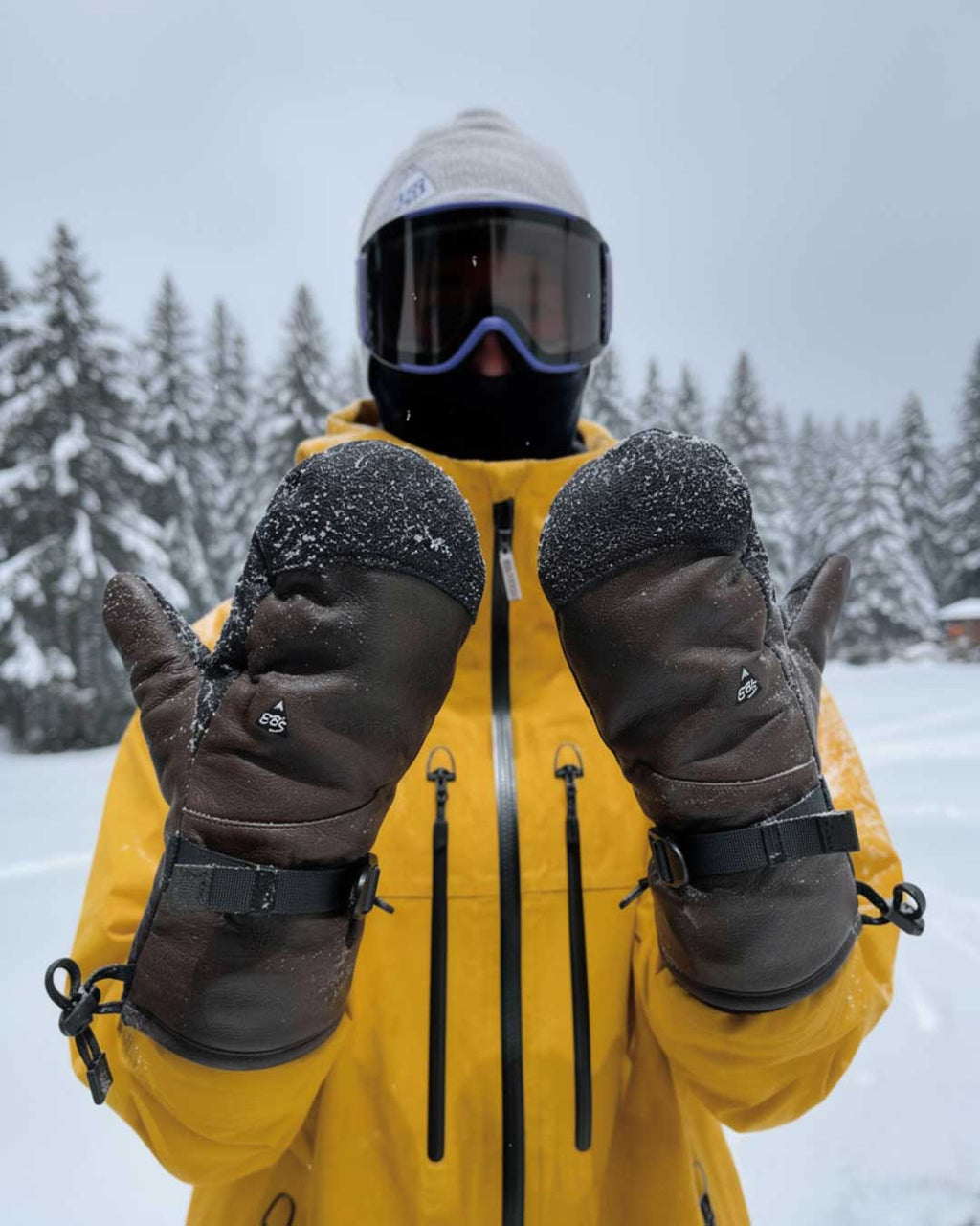 2026年9月入荷予定　CARVING MITT STRONG NII