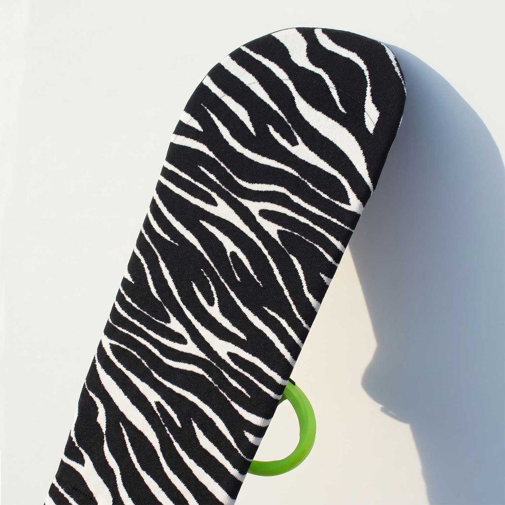 2026年9月入荷予定　KNIT COVER ZEBRA